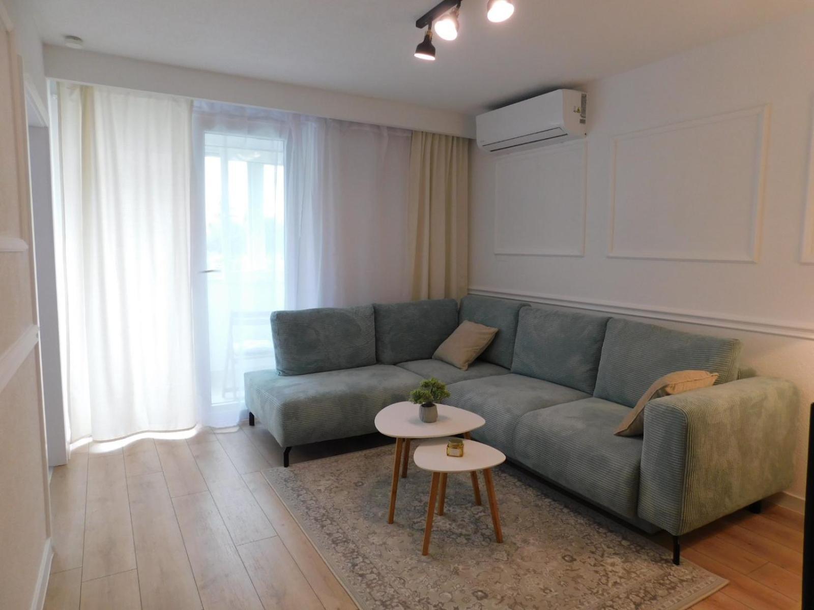 Lux Lariva, Center Of Split